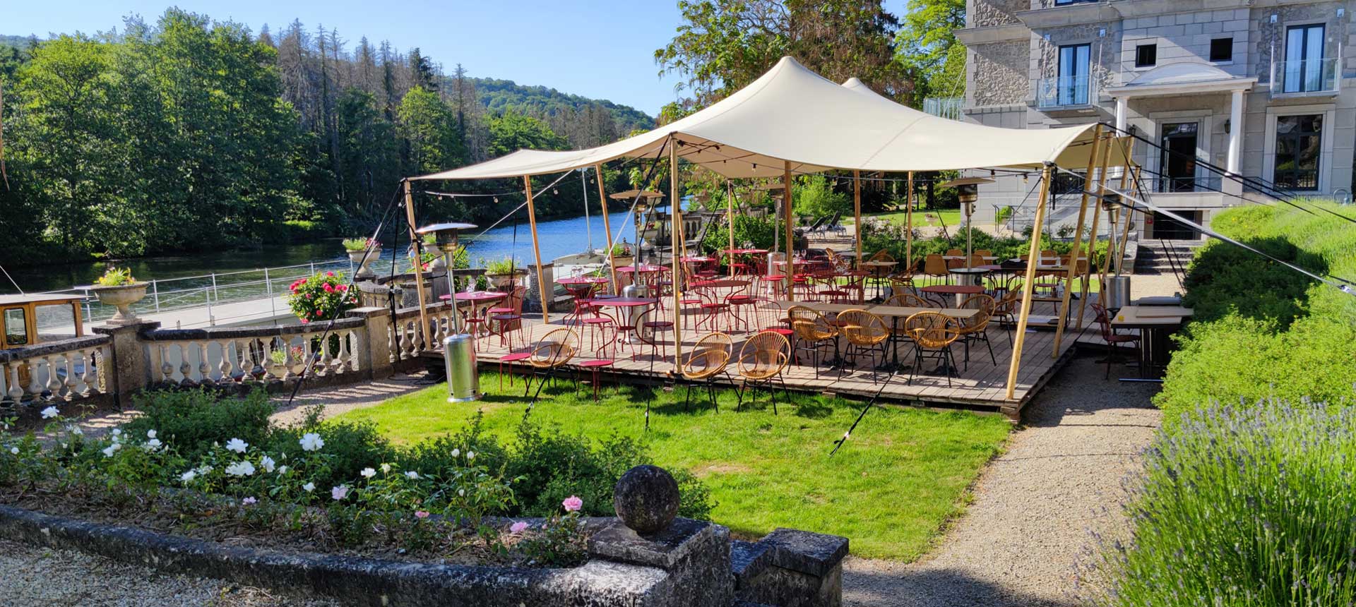 Terrasse du restaurant En Face de l'Île